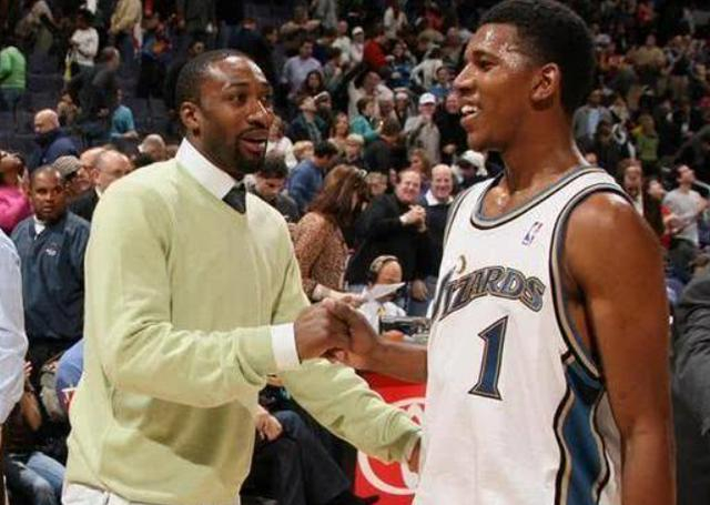 [NBA]詹姆斯妙传 拉拉维亚三分应声入网