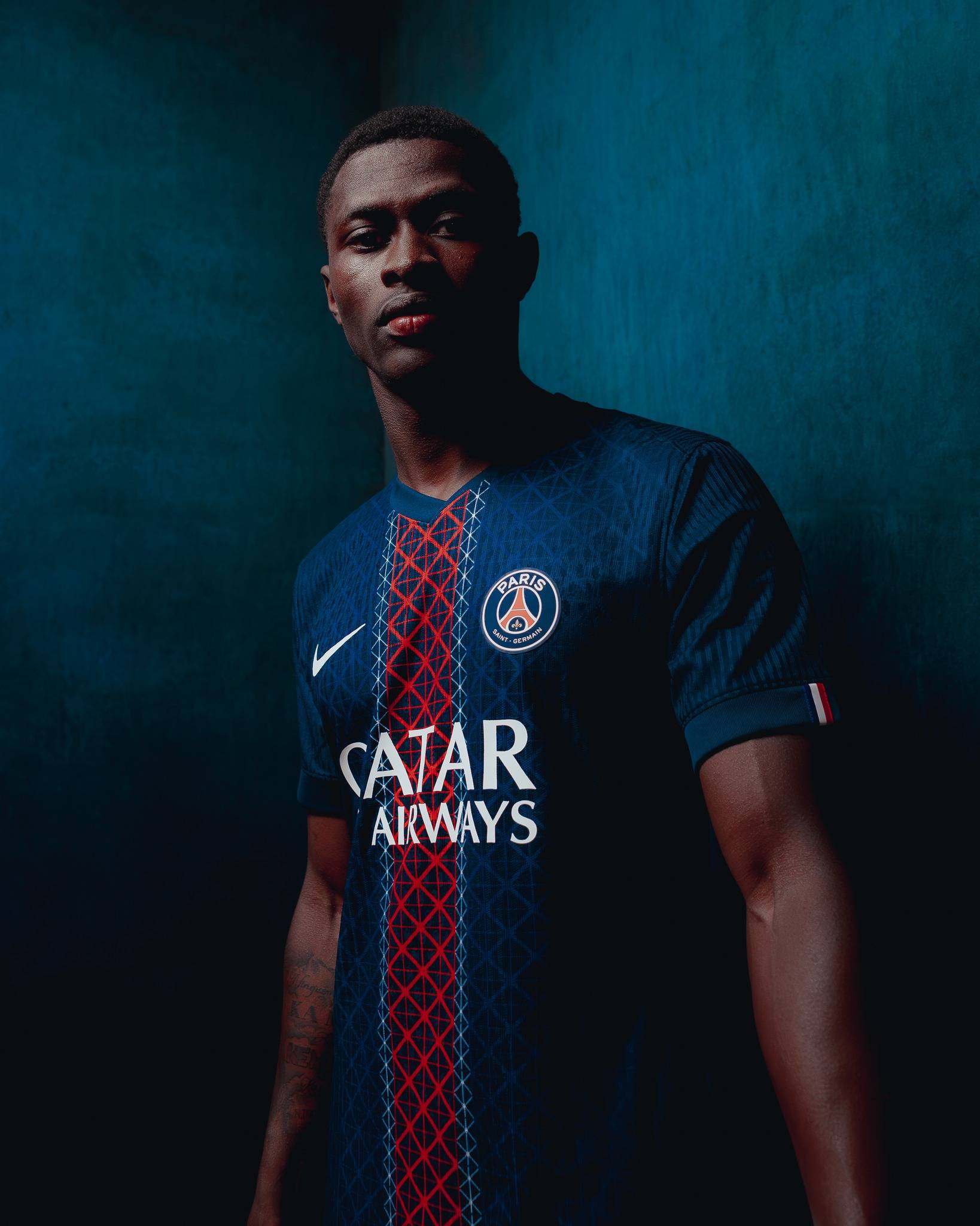 记者：孔蒂和那不勒斯的关系依然紧张，后者已经接触莫塔