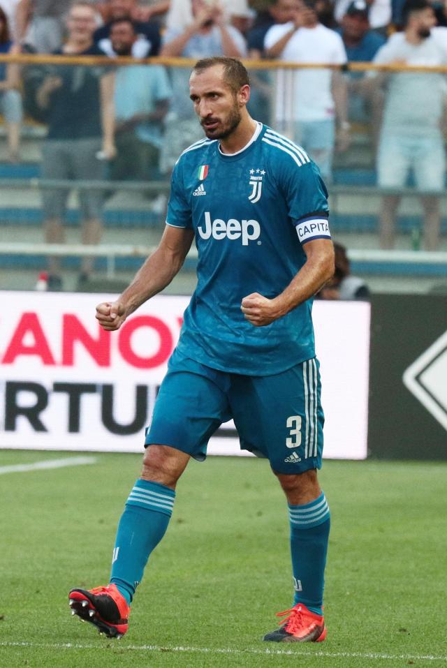 从亚马尔位置变化看世界足坛发展潮流