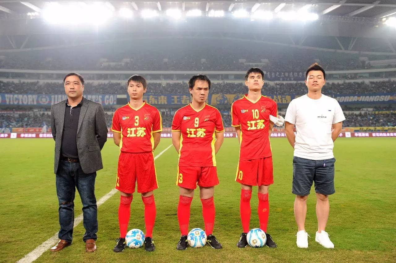 小贝：我希望梅西退役后住迈阿密，但他说只想住在诺坎普附近