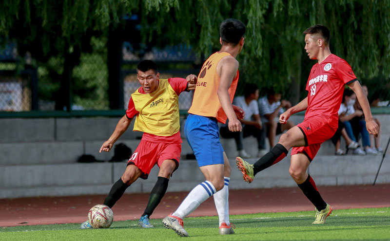 曼晚：多古和达洛特撑不起来曼联左路，俱乐部冬窗可能有动作